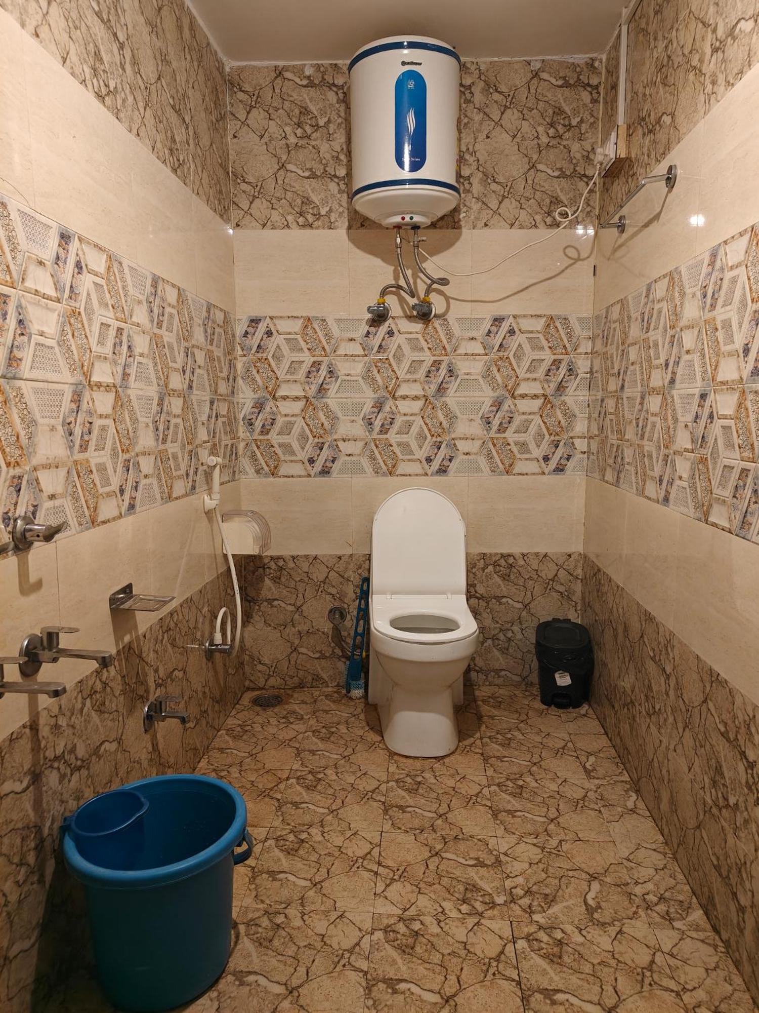 Whoopers Hostel Tosh Экстерьер фото
